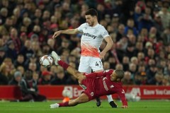 英超德比夜：曼城3-0曼联，利物浦1-0绝杀伯恩利，争冠格局浮现